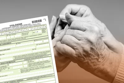 Vyhlásenia o poukázaní podielu zaplatenej dane na poukázanie 2% rodičom, v pozadi ruky rodiča a dieťaťa