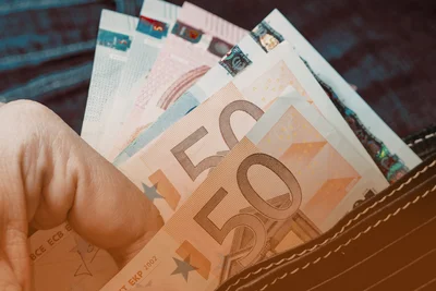 Eurobankovky v peňaženke